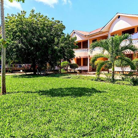 Diani Beach Gold Apartments Экстерьер фото