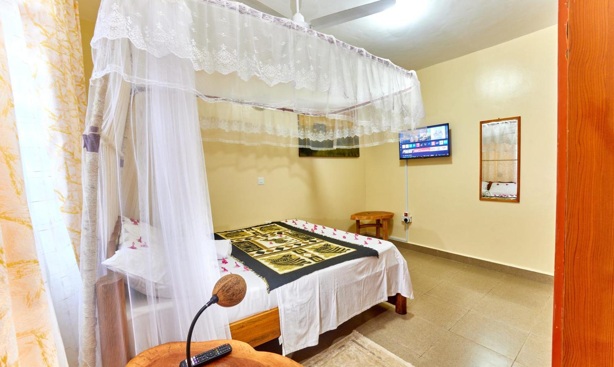 Diani Beach Gold Apartments Экстерьер фото