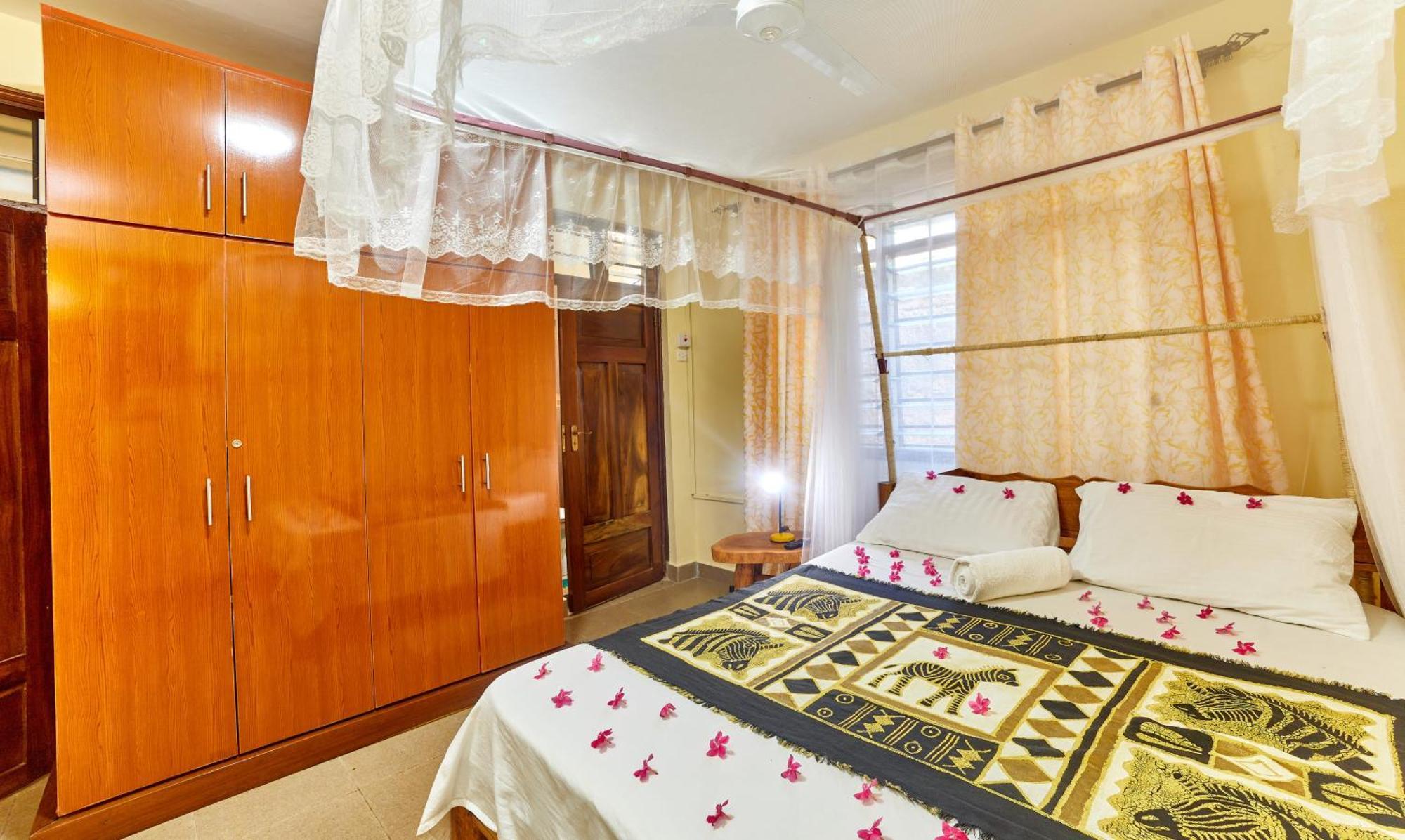Diani Beach Gold Apartments Экстерьер фото