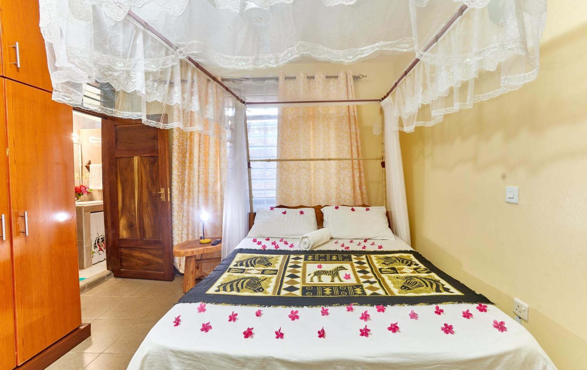 Diani Beach Gold Apartments Экстерьер фото